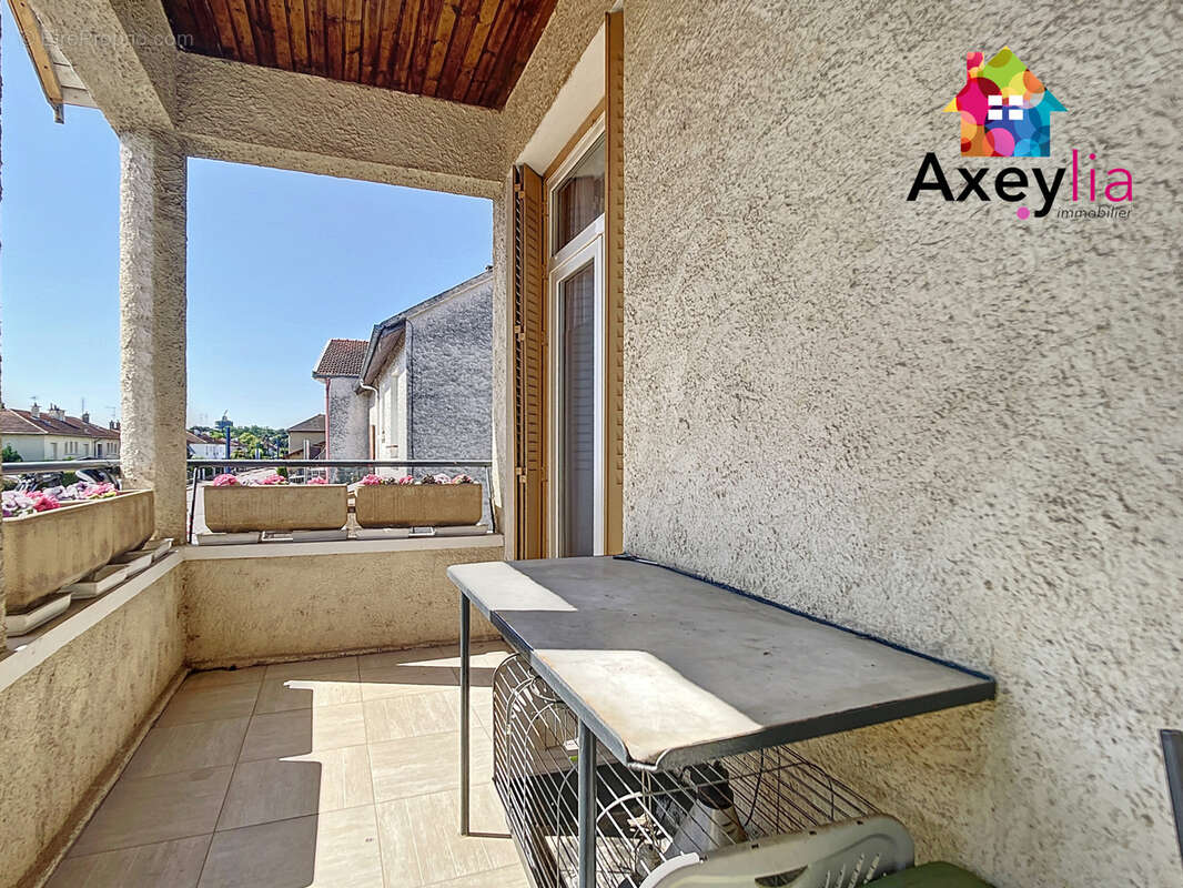 Appartement à MABLY