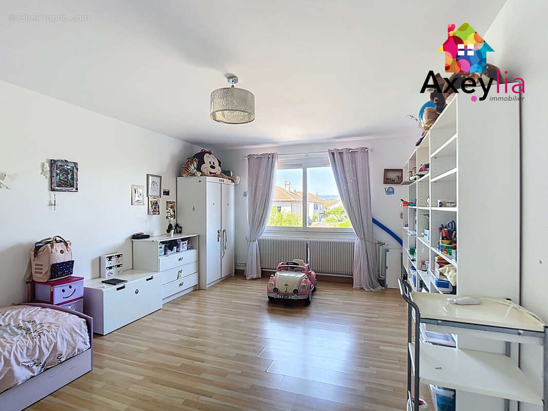 Appartement à MABLY