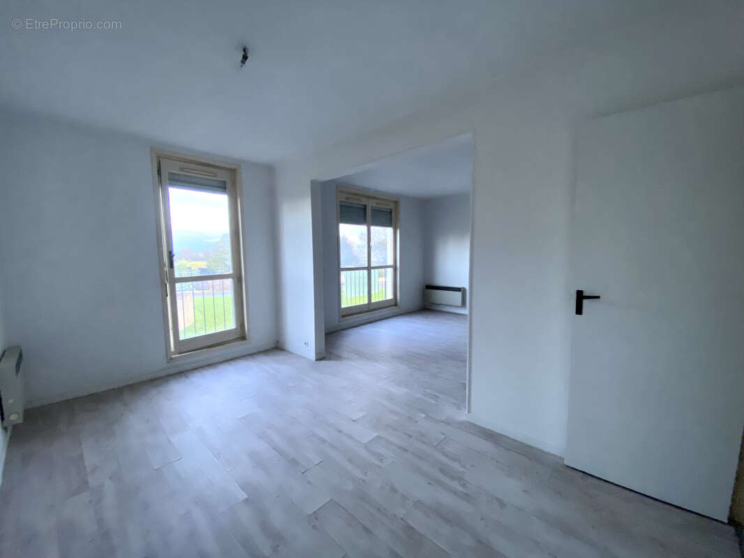 Appartement à CERCY-LA-TOUR