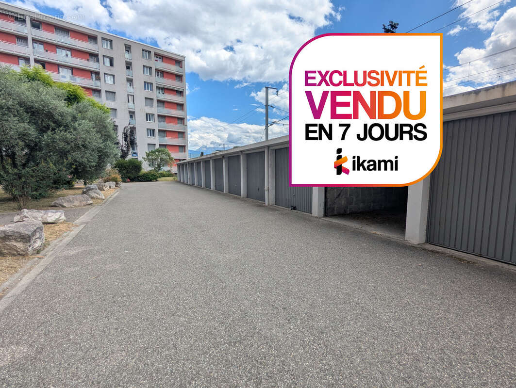 Parking à SAINT-MARTIN-LE-VINOUX