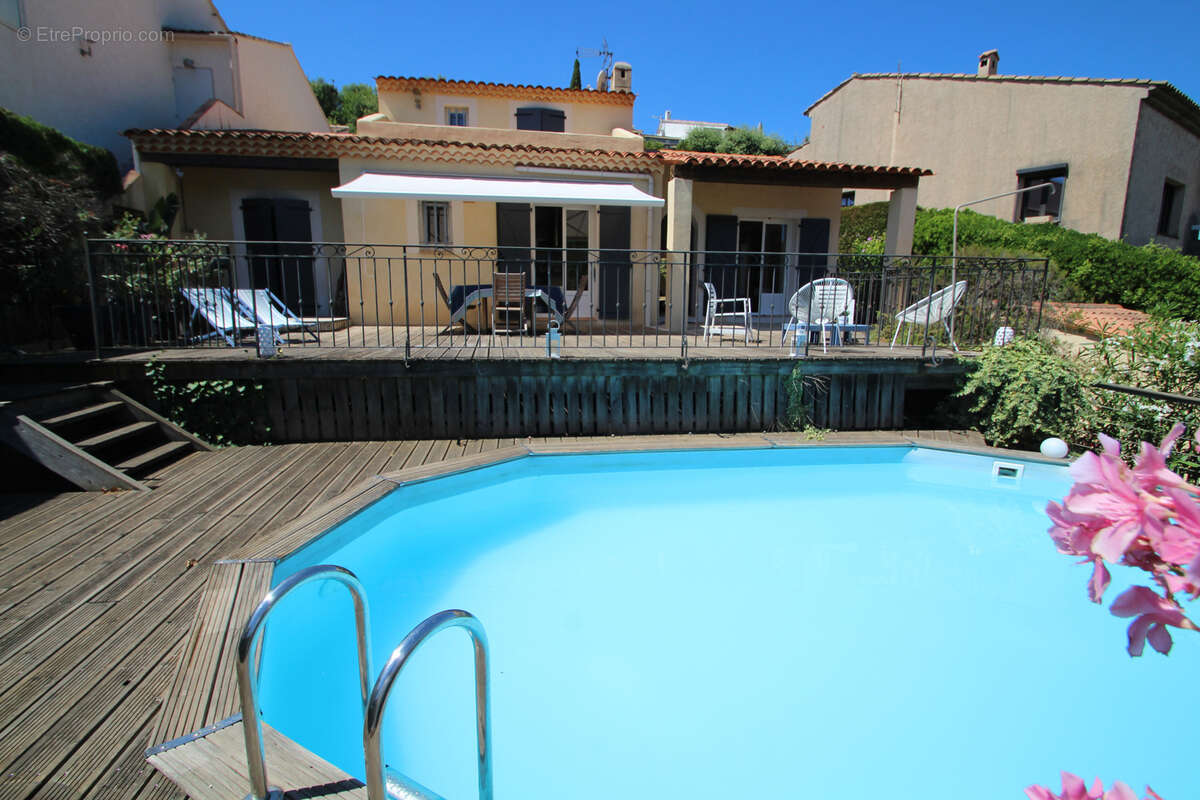 Maison à LES ADRETS-DE-L'ESTEREL