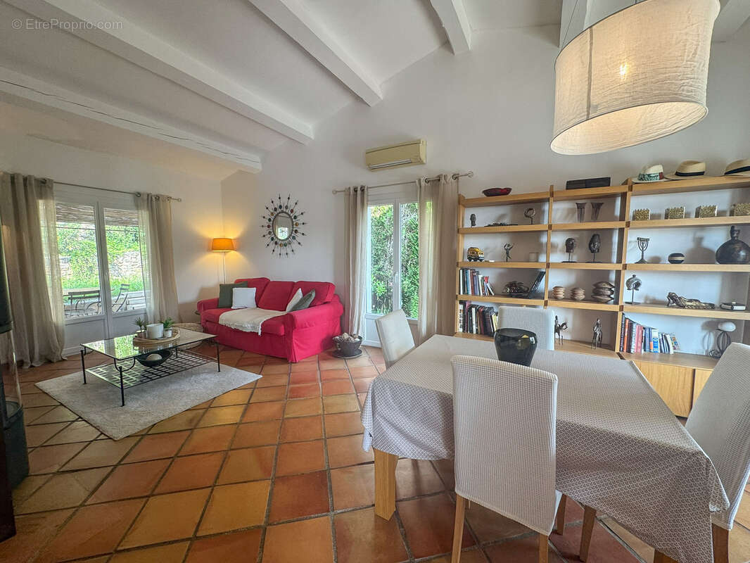 Maison à LES ADRETS-DE-L'ESTEREL