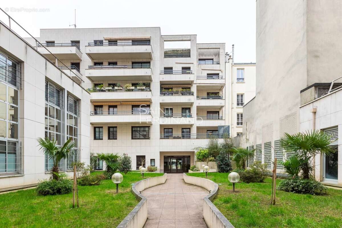 Appartement à LEVALLOIS-PERRET