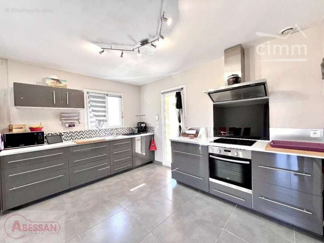 Maison à PORT-SAINT-LOUIS-DU-RHONE