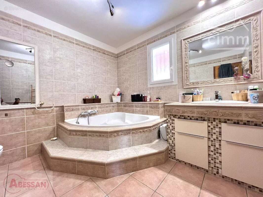 Maison à PORT-SAINT-LOUIS-DU-RHONE