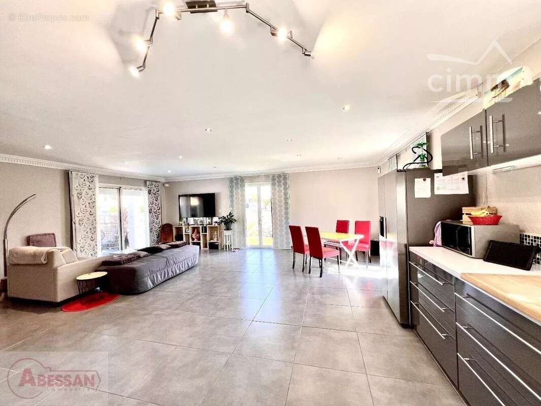 Maison à PORT-SAINT-LOUIS-DU-RHONE