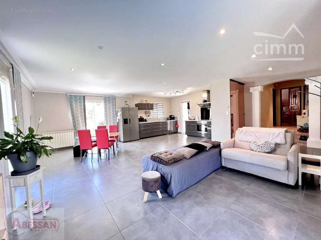 Maison à PORT-SAINT-LOUIS-DU-RHONE