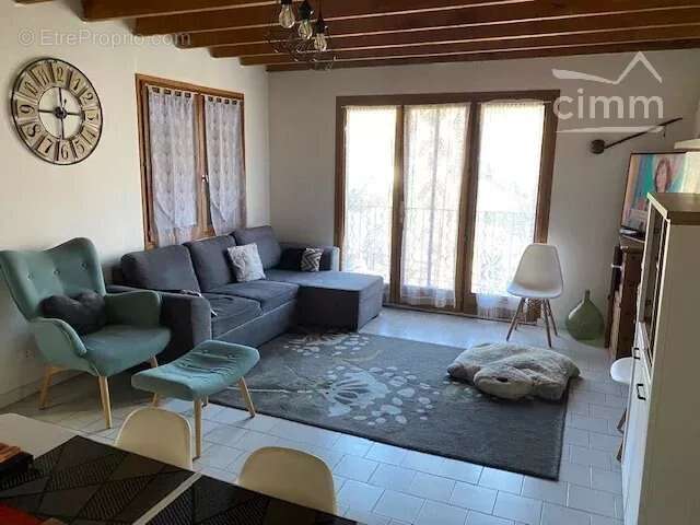 Appartement à LACAZE