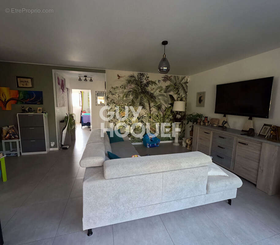 Appartement à TRESSERRE