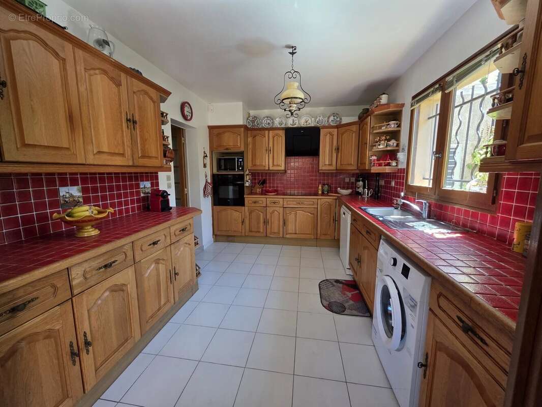 Maison à LES ISSAMBRES