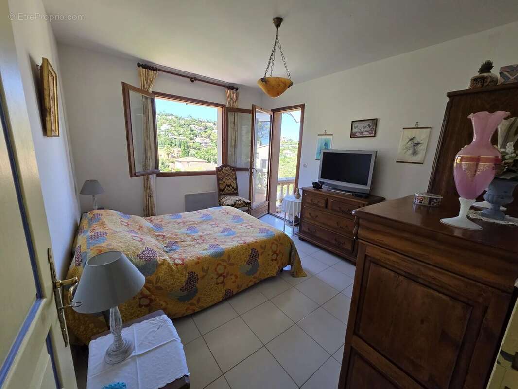 Maison à LES ISSAMBRES