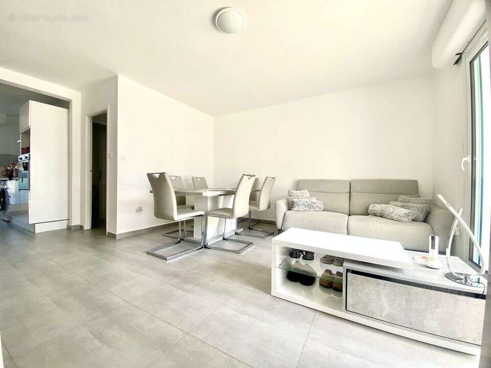 T4 DE 73m2 + LOGGIA  / LES OLIVES - Appartement à MARSEILLE-13E