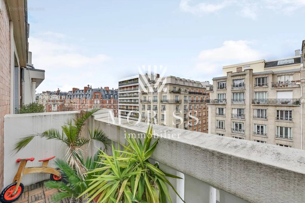 Appartement à PARIS-16E