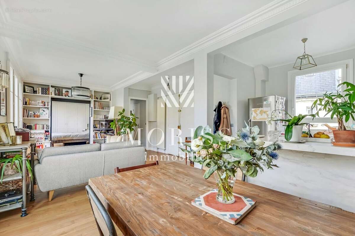 Appartement à PARIS-16E