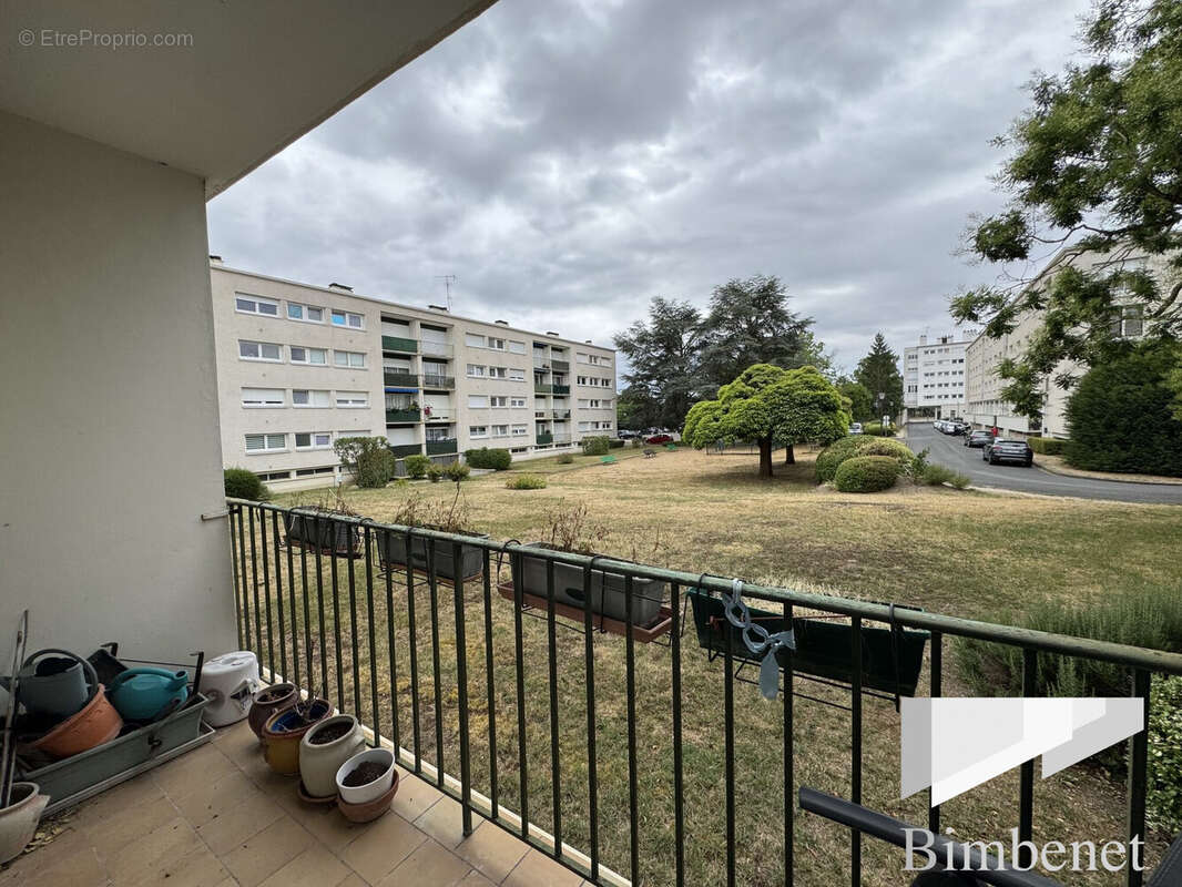 Appartement à SAINT-JEAN-DE-LA-RUELLE