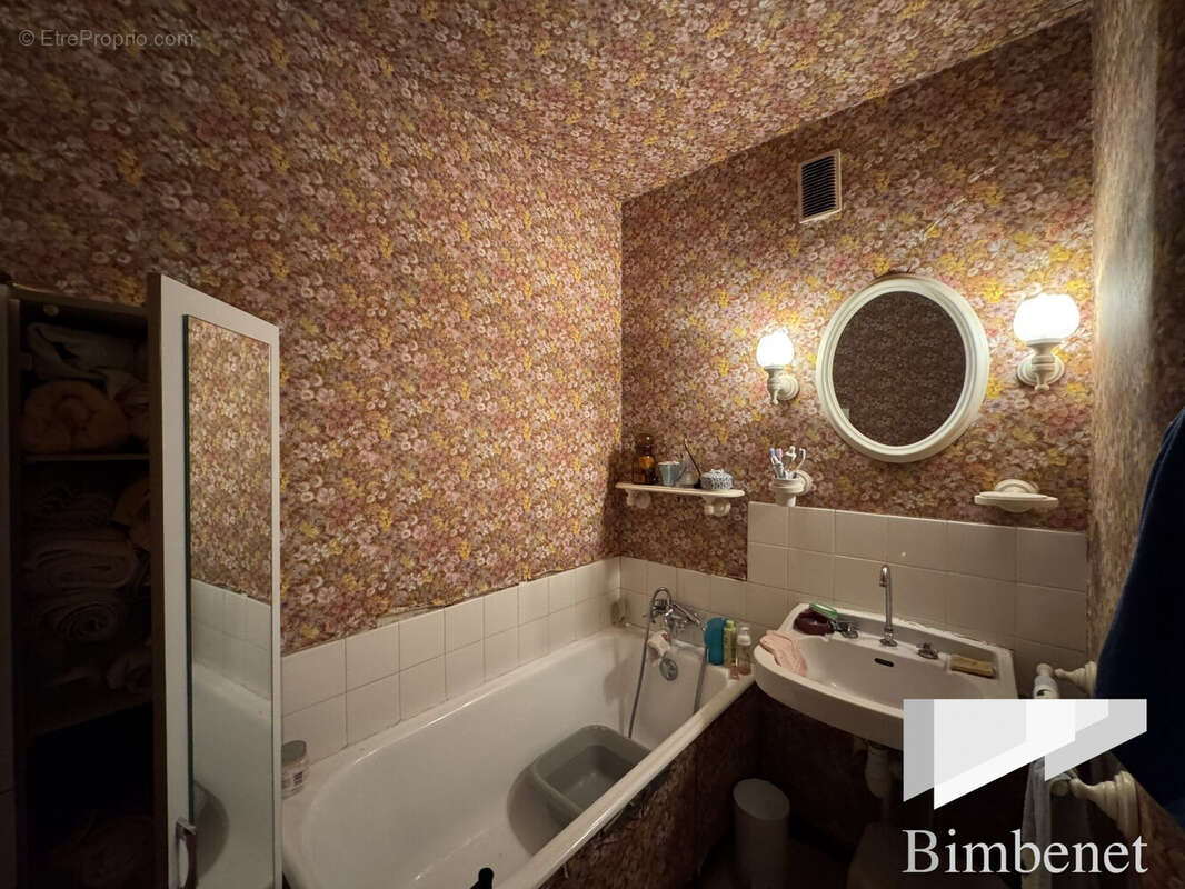 Appartement à SAINT-JEAN-DE-LA-RUELLE