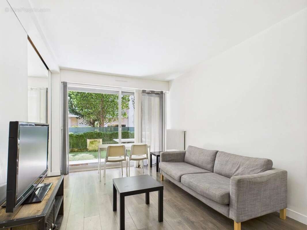 Appartement à NEUILLY-SUR-SEINE
