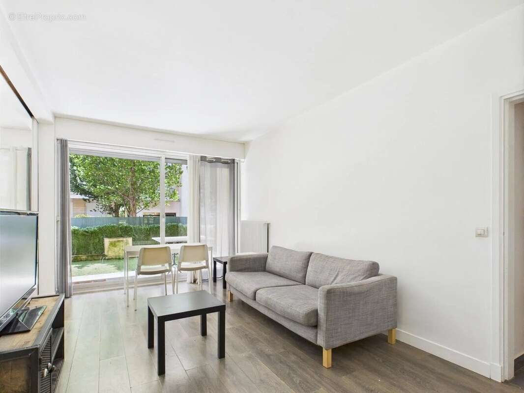 Appartement à NEUILLY-SUR-SEINE