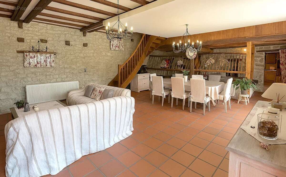 Maison à GINOUILLAC