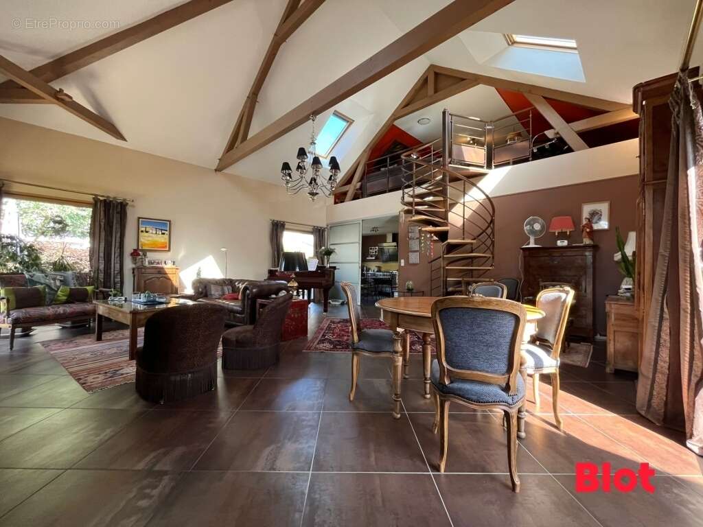 Maison à BAIN-DE-BRETAGNE