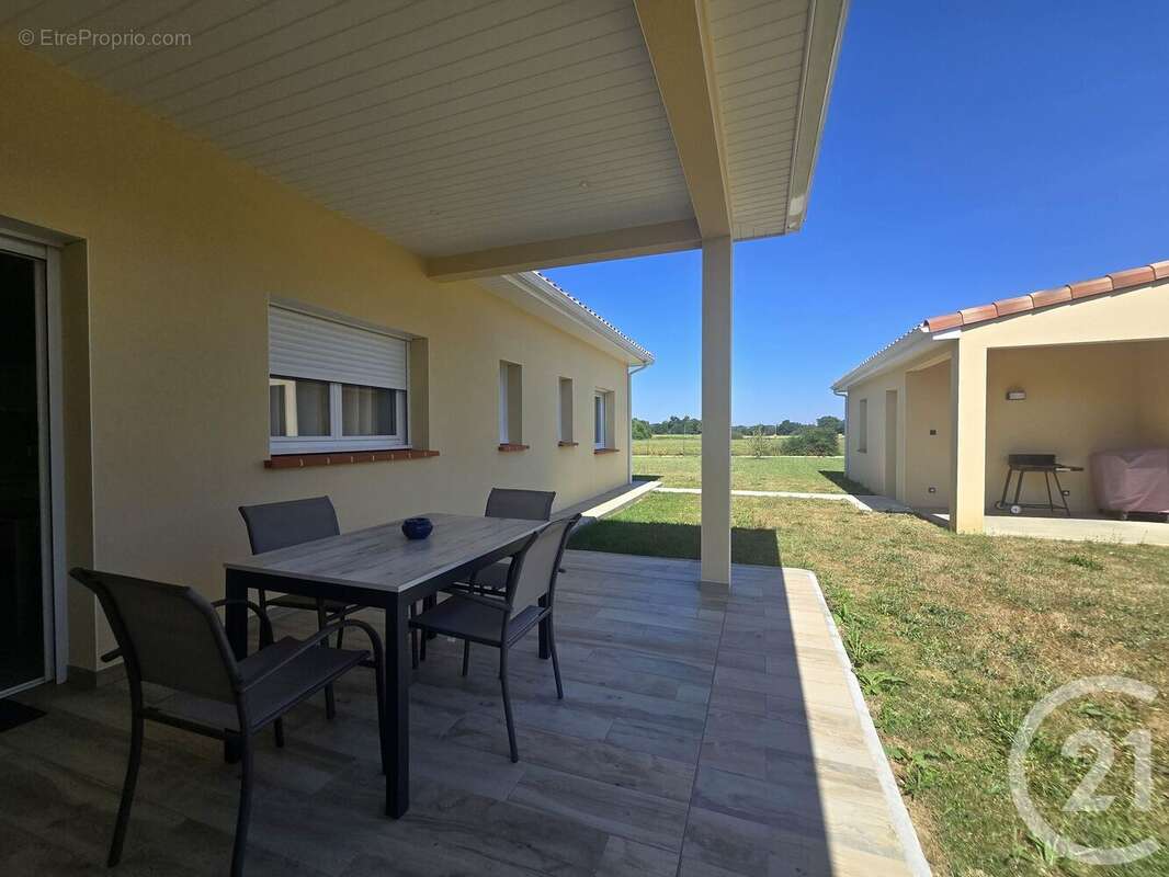 Maison à MONTESQUIEU-VOLVESTRE