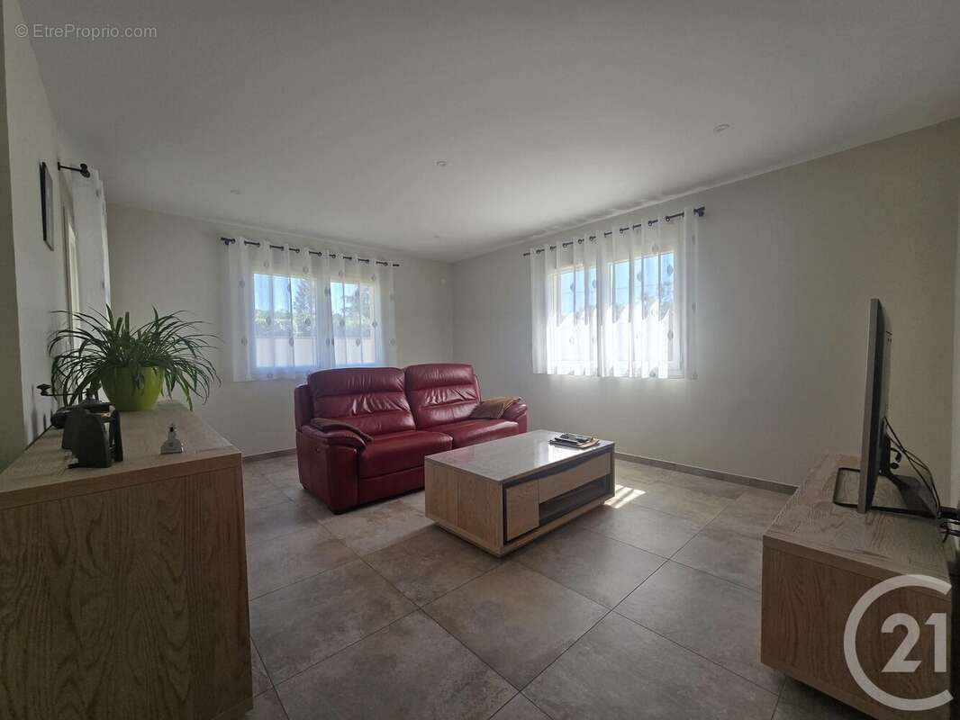 Maison à MONTESQUIEU-VOLVESTRE