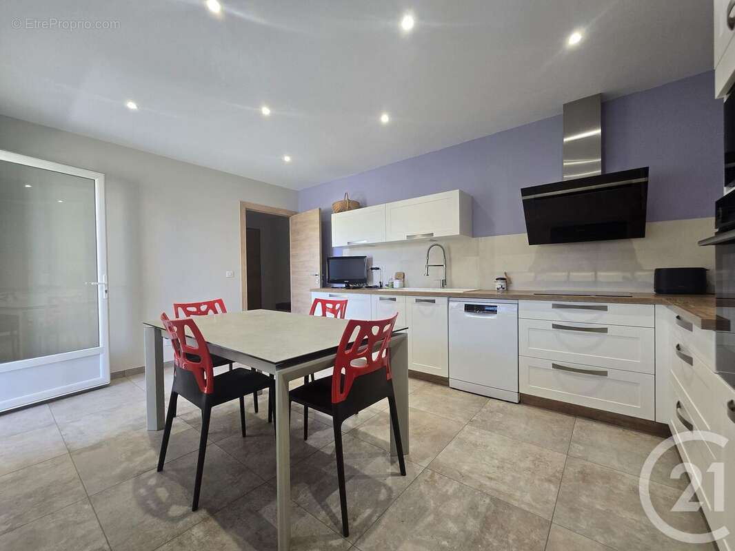 Maison à MONTESQUIEU-VOLVESTRE