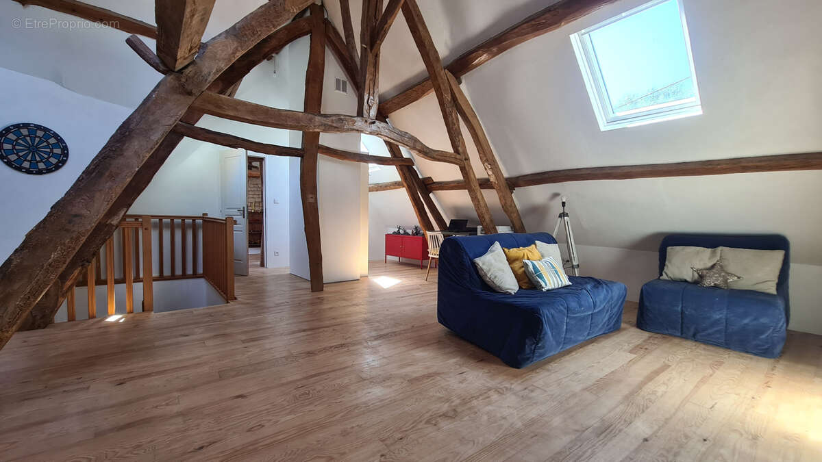 Maison à AIX-EN-ISSART