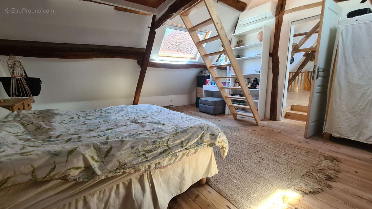 Maison à AIX-EN-ISSART