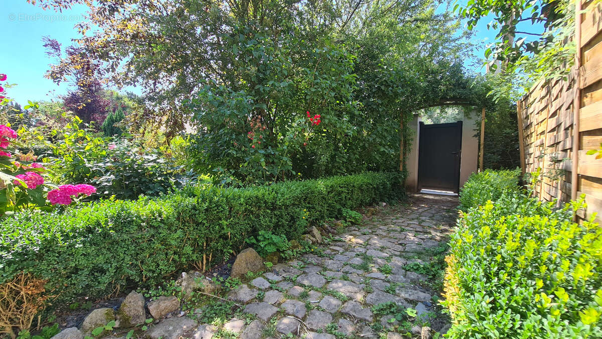 Maison à AIX-EN-ISSART