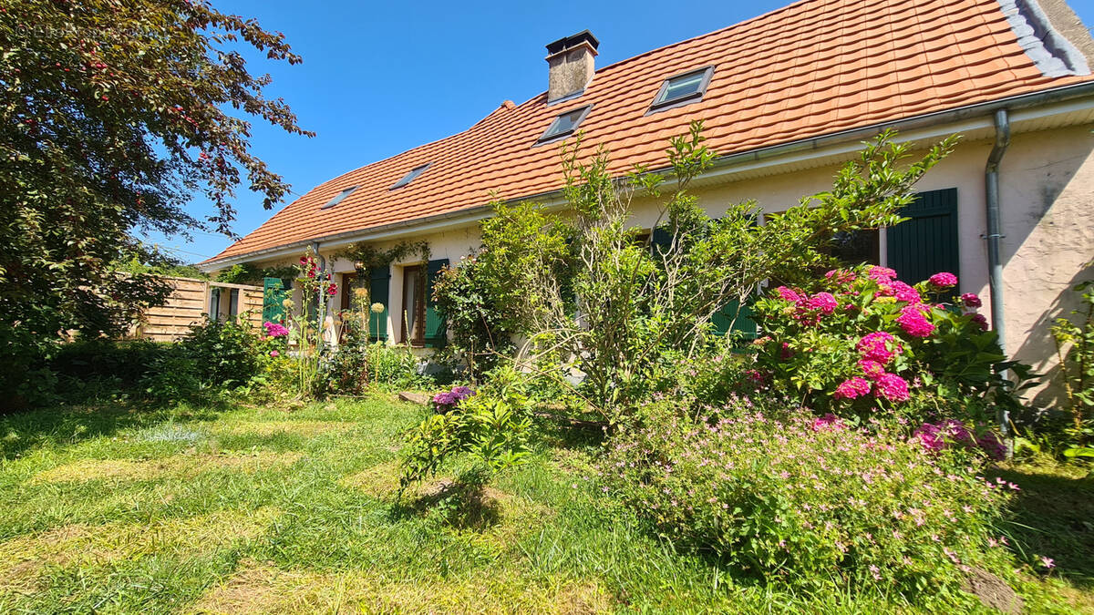 Maison à AIX-EN-ISSART