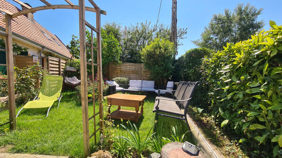 Maison à AIX-EN-ISSART