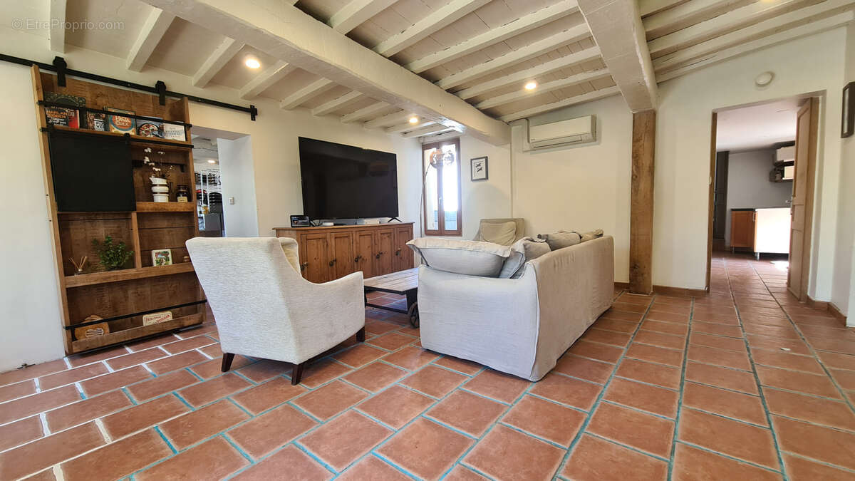 Maison à AIX-EN-ISSART