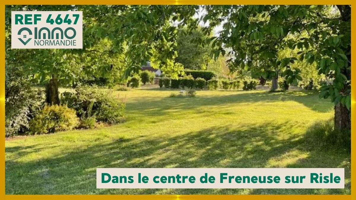 Terrain à FRENEUSE-SUR-RISLE