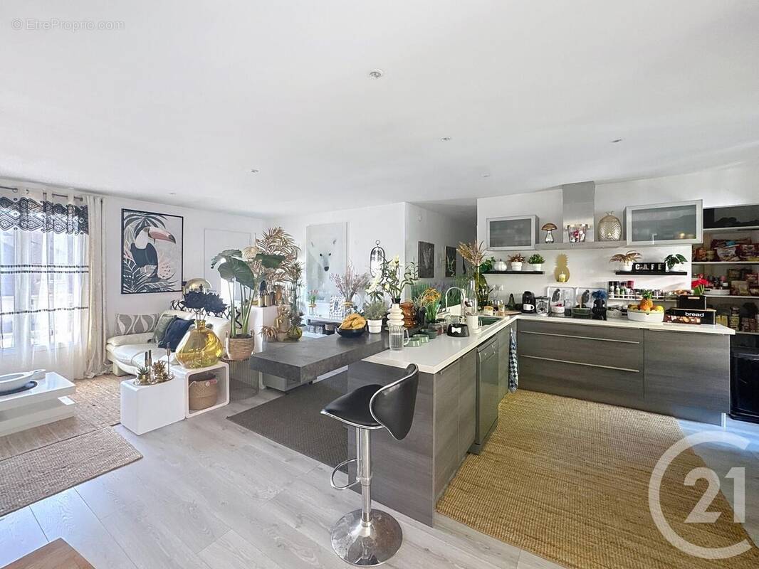 Maison à LORREZ-LE-BOCAGE-PREAUX