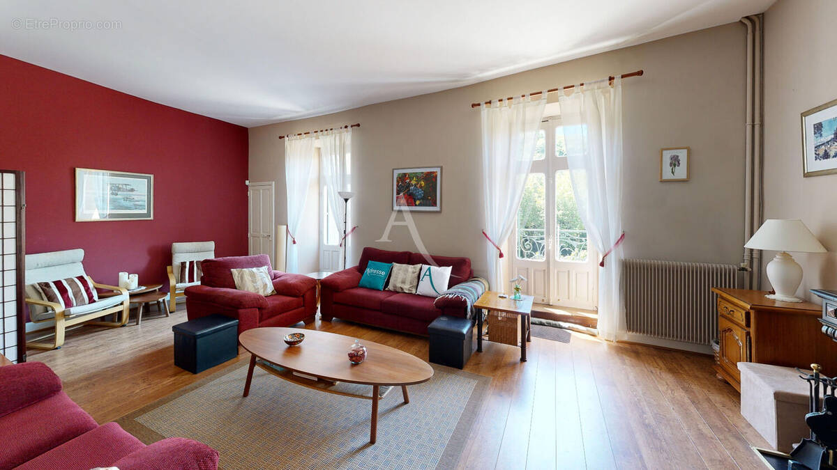 Maison à CUXAC-CABARDES