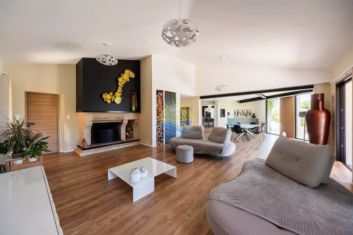 Maison à CARRY-LE-ROUET