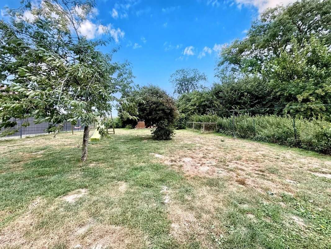 Maison à CREVECOEUR-SUR-L&#039;ESCAUT