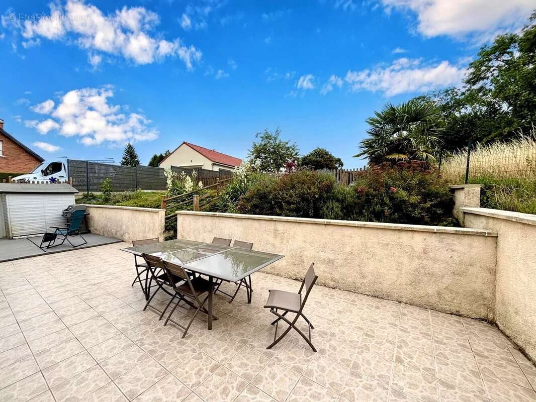 Maison à CREVECOEUR-SUR-L&#039;ESCAUT