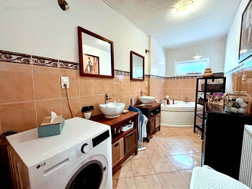 Maison à CREVECOEUR-SUR-L&#039;ESCAUT