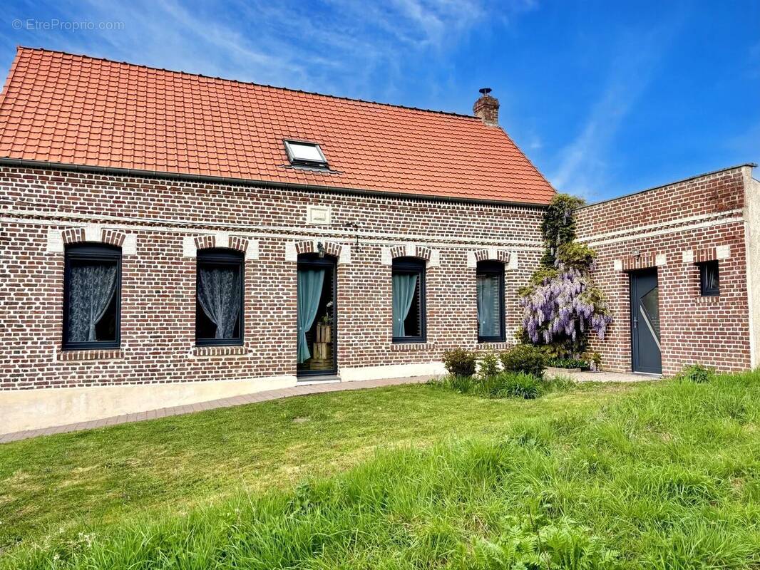 Maison à CREVECOEUR-SUR-L&#039;ESCAUT