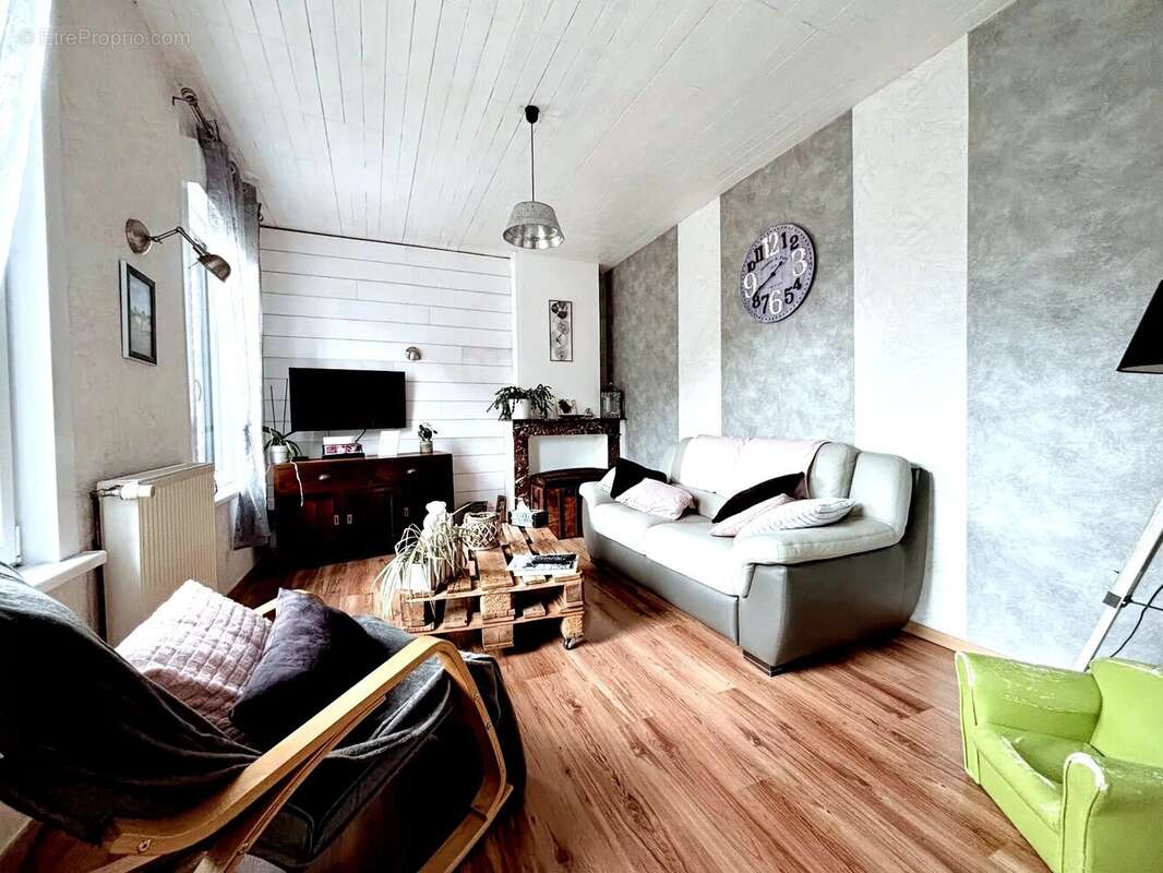 Maison à CREVECOEUR-SUR-L&#039;ESCAUT