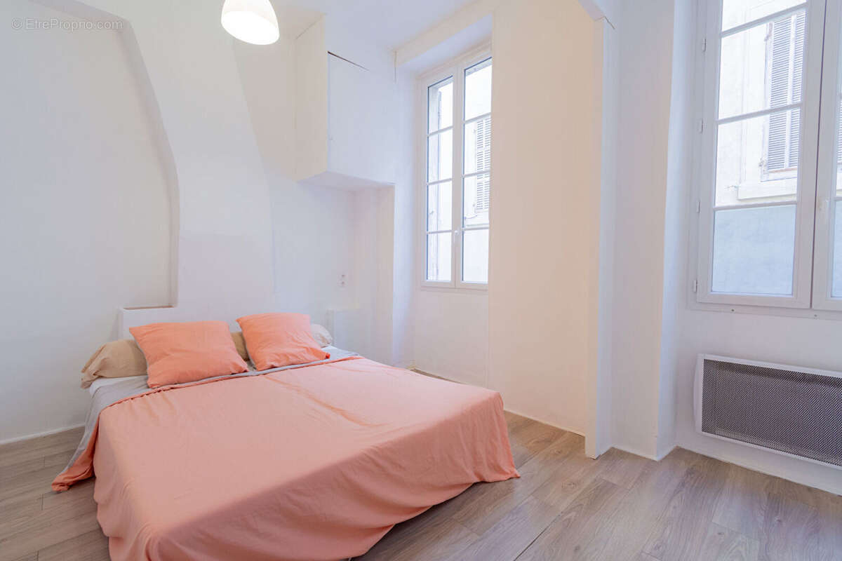 Appartement à MARSEILLE-2E