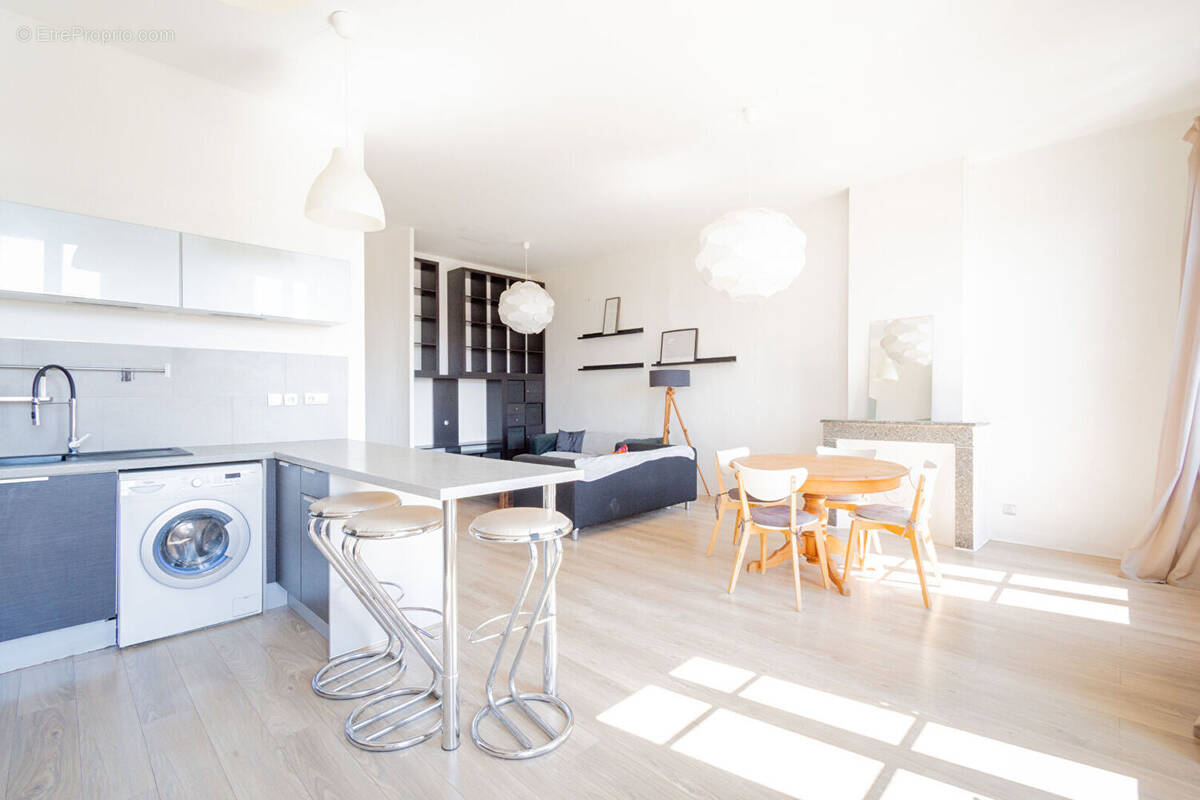 Appartement à MARSEILLE-2E