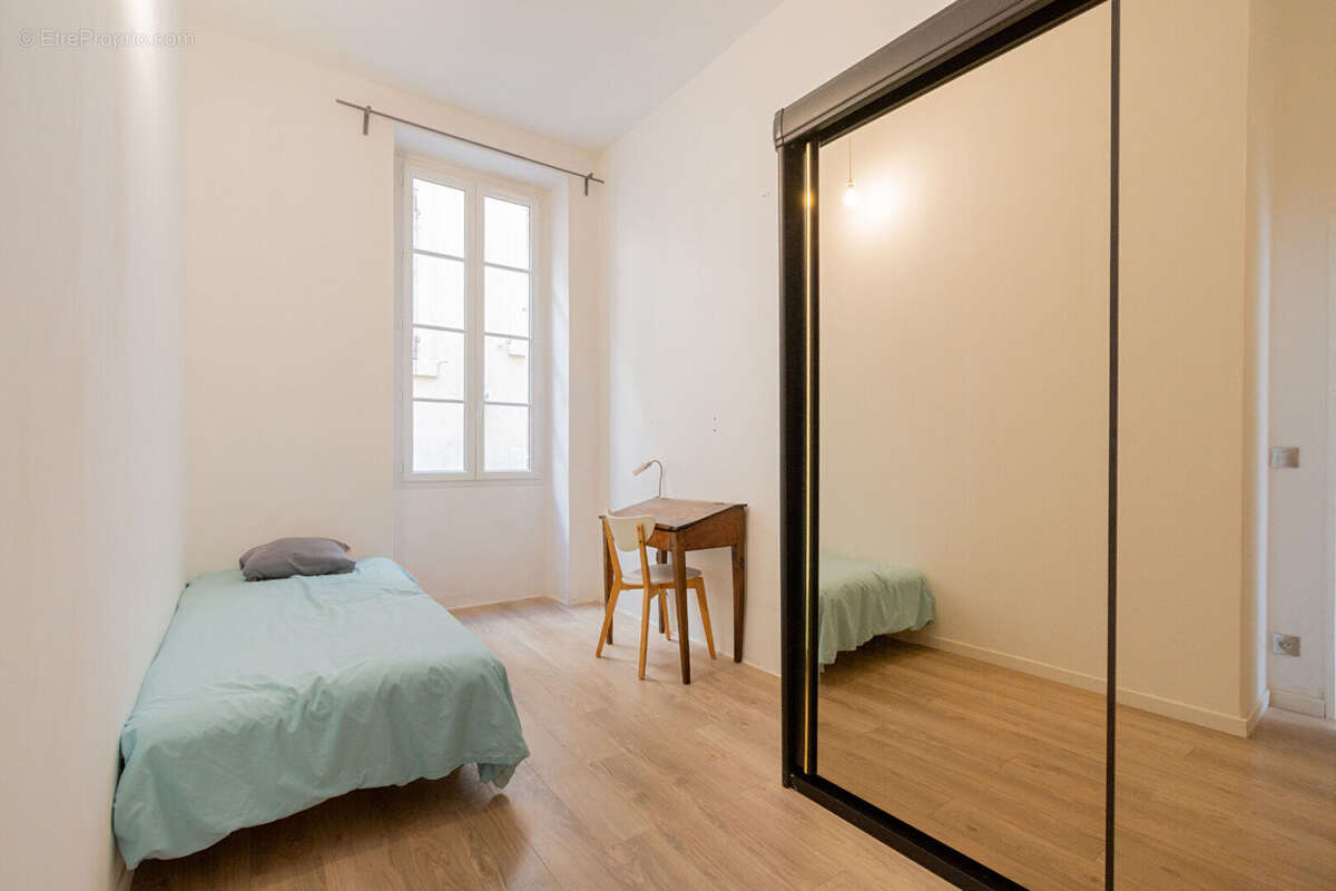 Appartement à MARSEILLE-2E