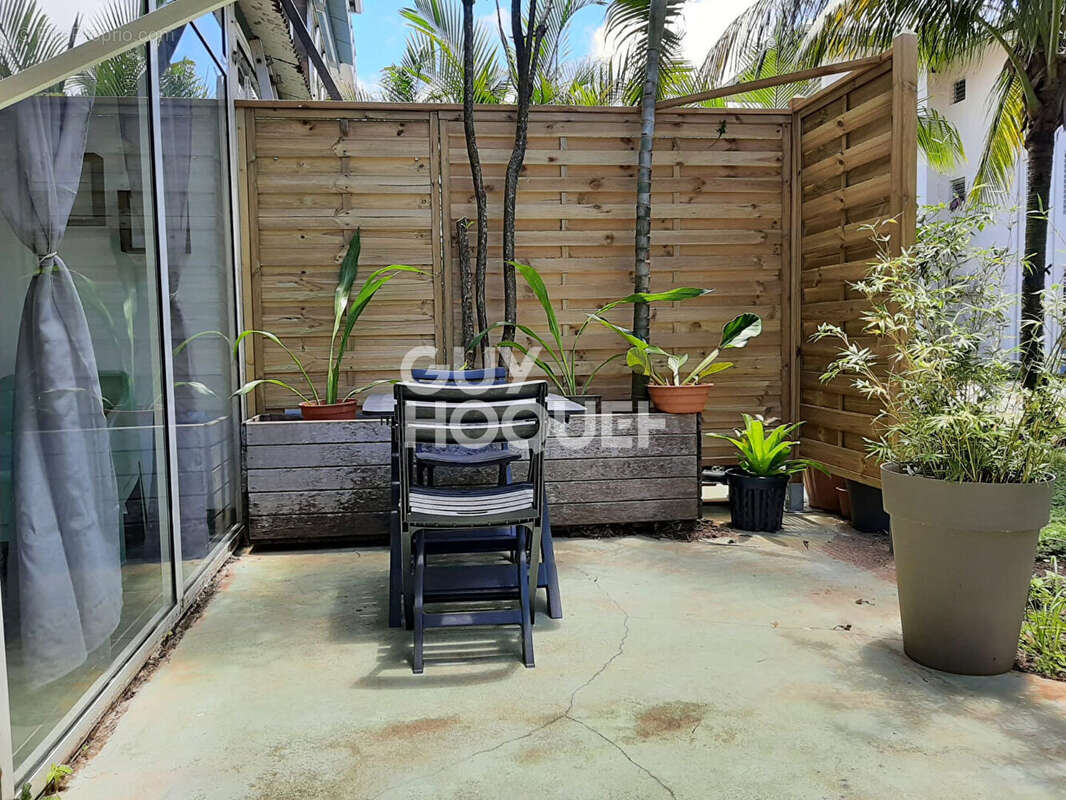 Appartement à REMIRE-MONTJOLY