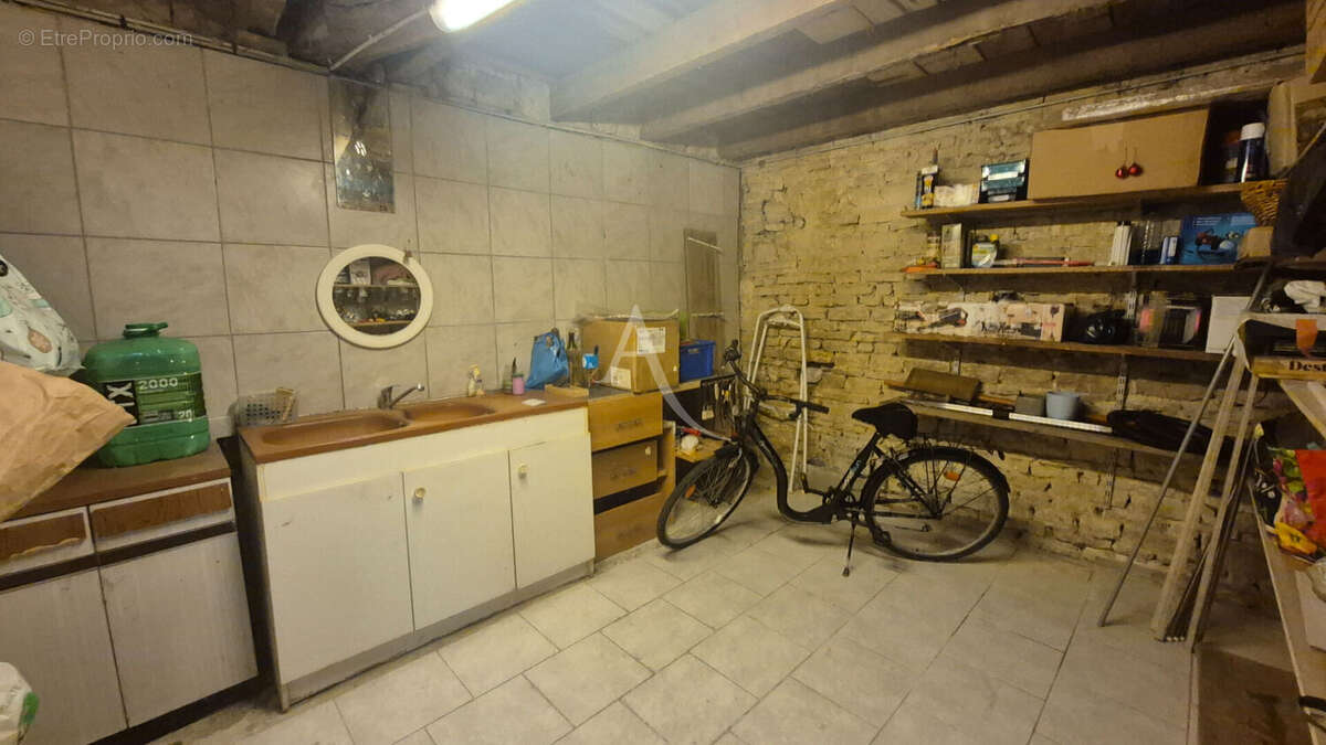 Maison à ASNIERES-LA-GIRAUD