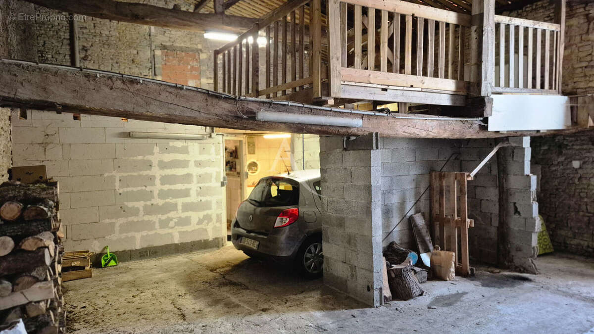 Maison à ASNIERES-LA-GIRAUD