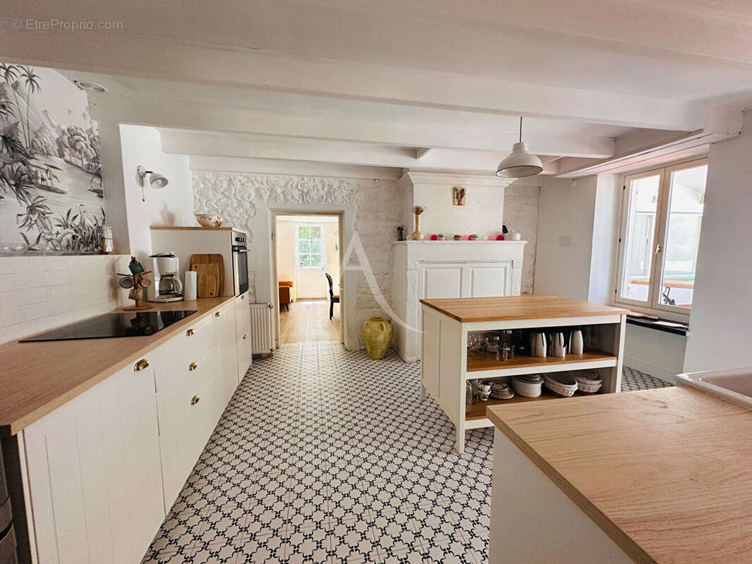 Maison à SAINT-PORCHAIRE