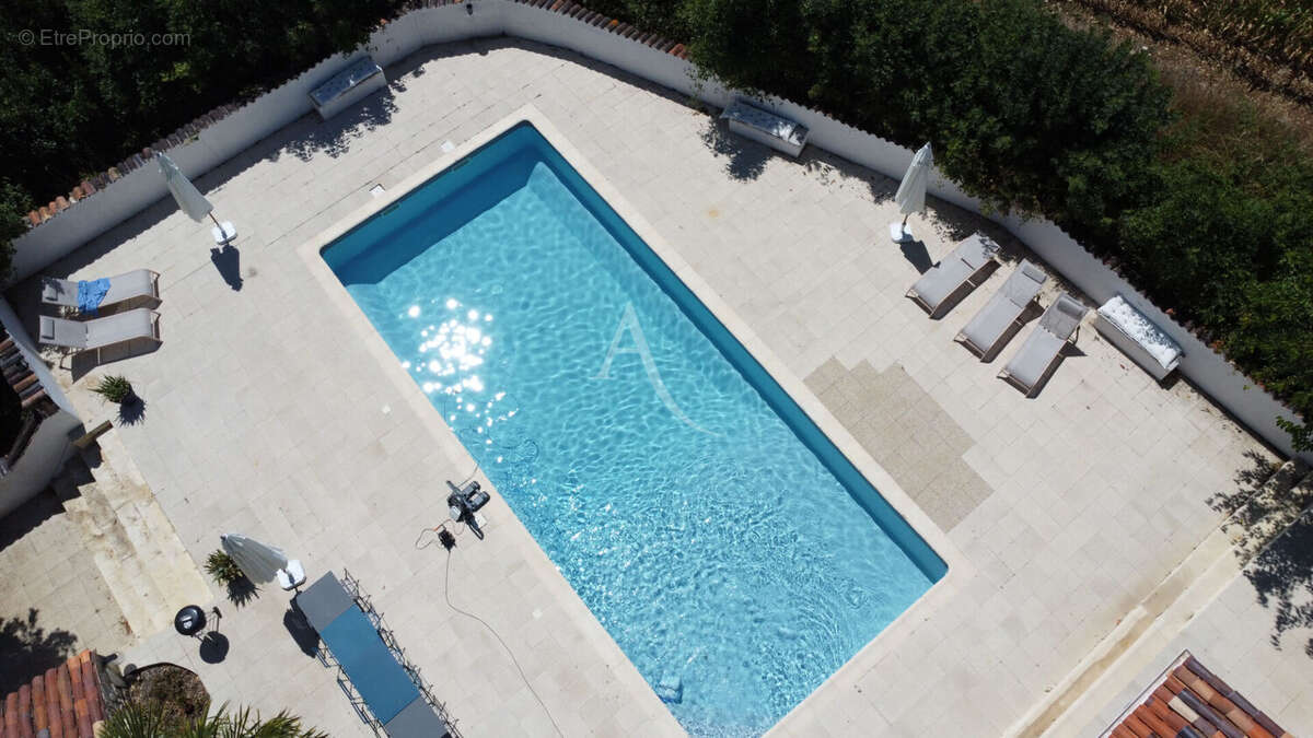 Maison à SAINT-PORCHAIRE